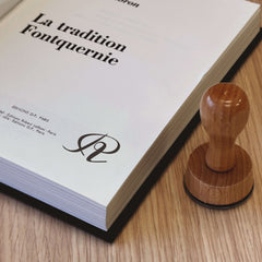 Timbro lettera elegante