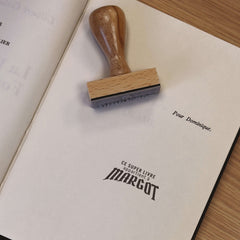 Timbro ex libris super libro