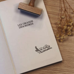 Timbro libro con occhiali