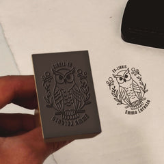 Timbro ex libris gufo tra le foglie