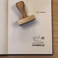 Timbro ex libris libro magico